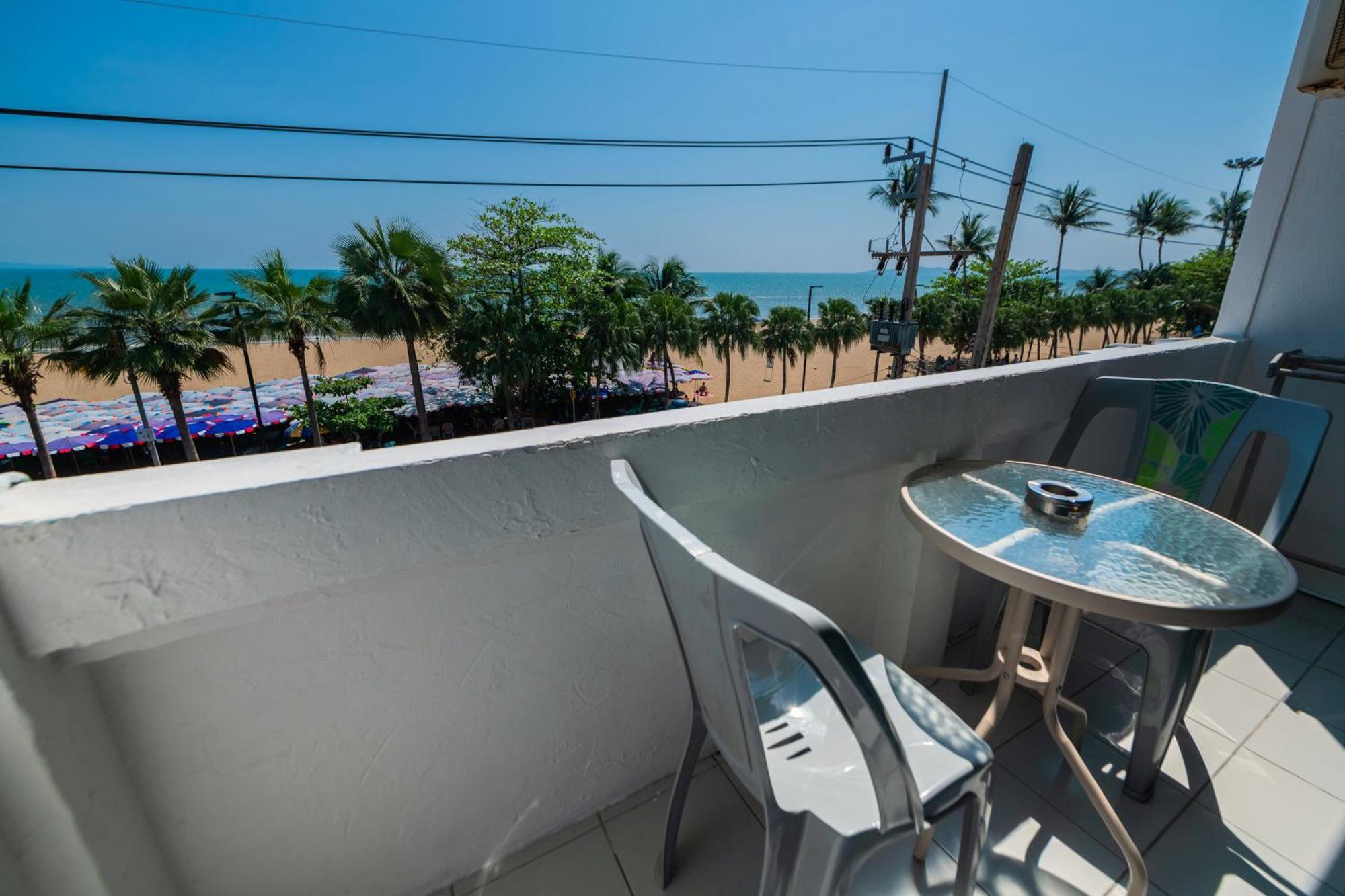 Happy Jomtien - Beachfront 客房 照片