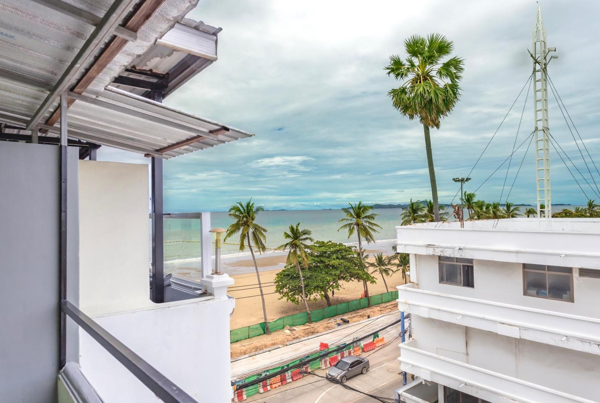 Happy Jomtien - Beachfront 客房 照片